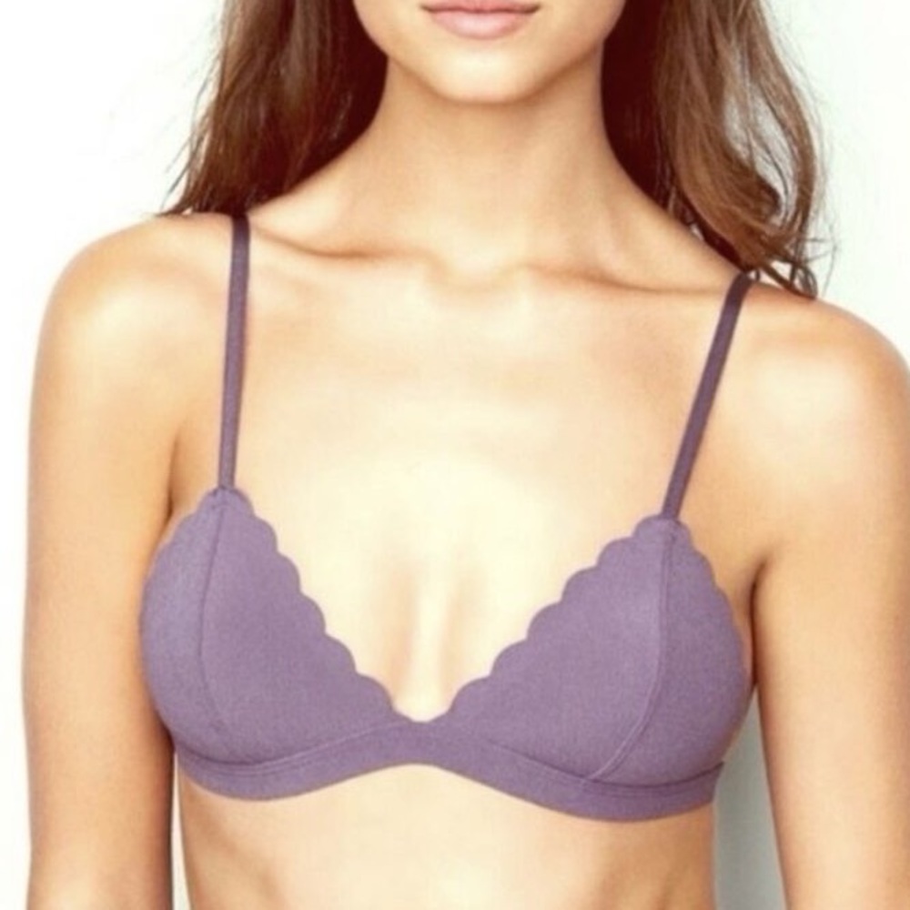 Victoria’s Secret VS purple scalloped bralette - Medium - Picture 1 of 3